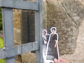 Jamie and Claire at Falkland Palace